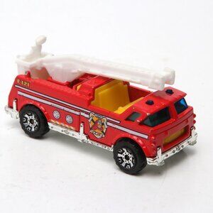 Vintage Matchbox Bucket Fire Truck 2001 Mattel Die Cast Car Toy Collectable Red